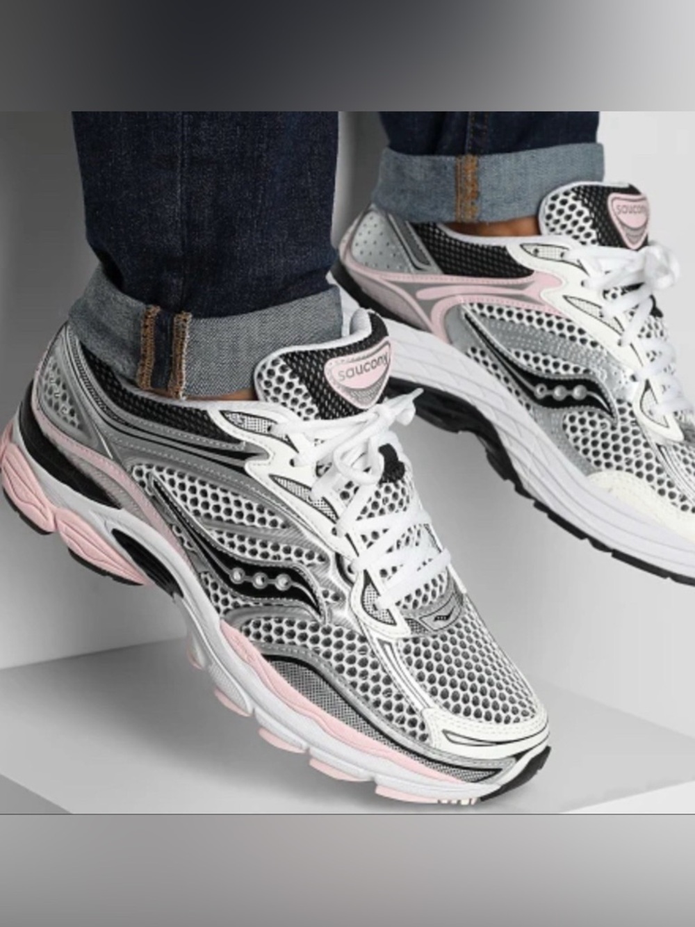 Saucony Women's Silver/Pink Retro ProGrid Omni 9 Lifestyle Sneaker—9